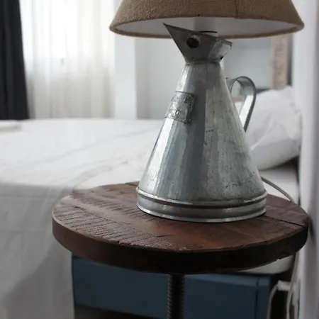 Bed & Chai-3